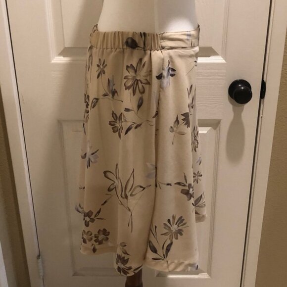 Cute Halo skirt in EUC - Picture 5 of 6